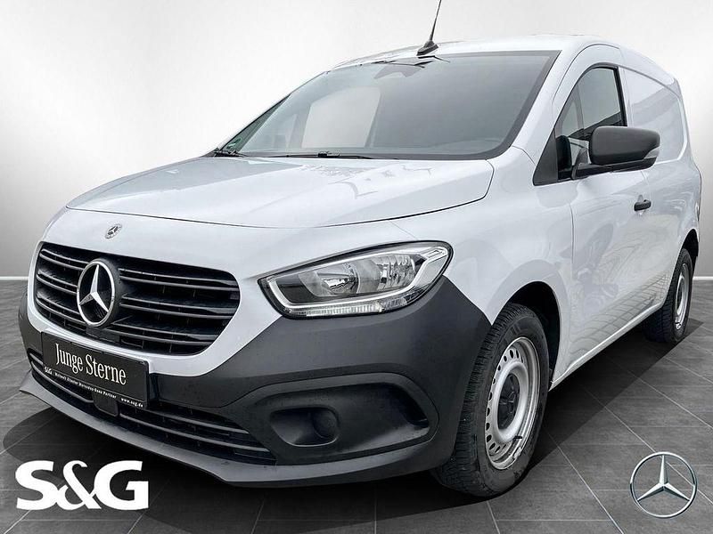 Arktikweiß Gebraucht 2023 Mercedes Citan 108 Van / Kleinbus | 13.777 € (Superpreis) - Bild 1/4