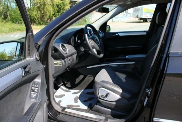 Gebraucht Mercedes ML280 190 PS (139 kW) 2007 Schwarz metallic SUV
