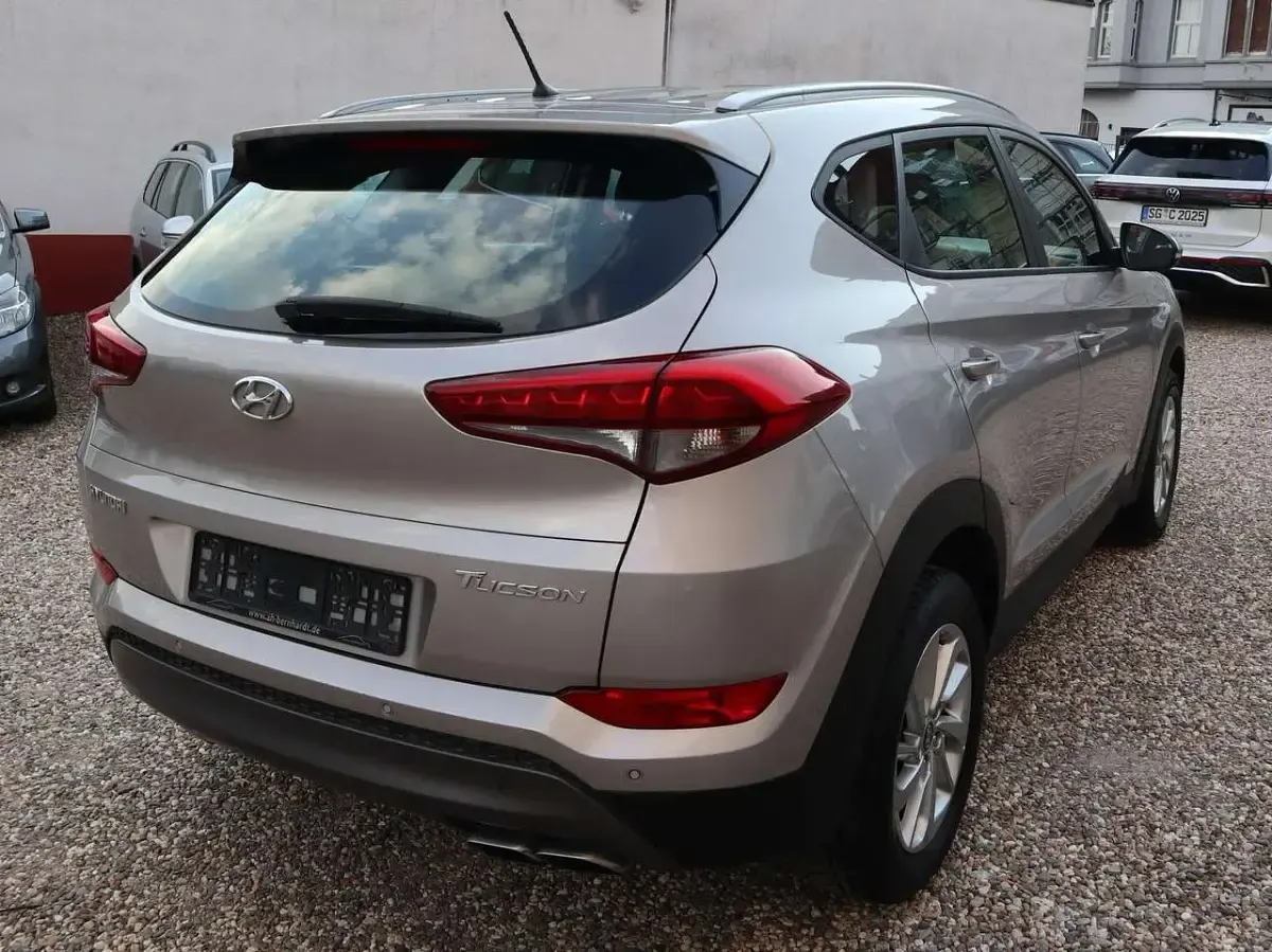 Gebraucht Hyundai Tucson Trend 177 PS (130 kW) 2016 Beige SUV