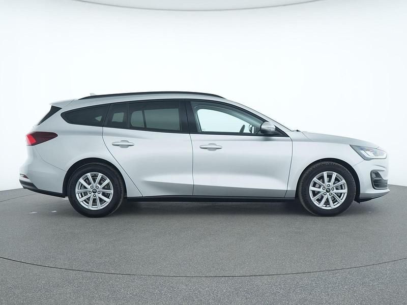 Gebraucht Ford Focus Cool & Connect 120 PS (88 kW) 2022 Polar silber Kombi