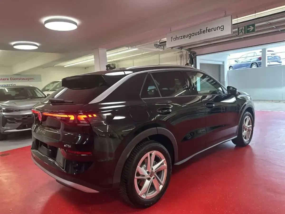 Neu VW T-Roc Style 150 PS (110 kW) 2026 Grenadillschwarz metallic SUV