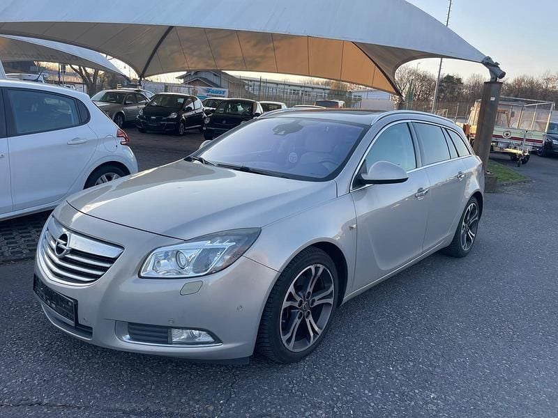 Gebraucht Opel Insignia Cosmo 160 PS (117 kW) 2010 Silber Kombi