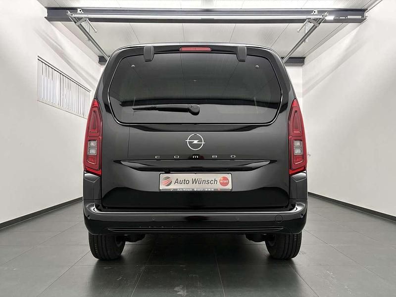 Neu Opel Combo Life Edition 131 PS (96 kW) 2025 Schwarz Van / Kleinbus