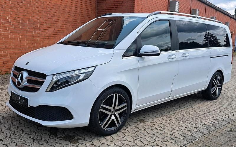 Weiß Gebraucht 2020 Mercedes V250 Avantgarde Van / Kleinbus | 33.950 € (Superpreis) - Bild 1/4