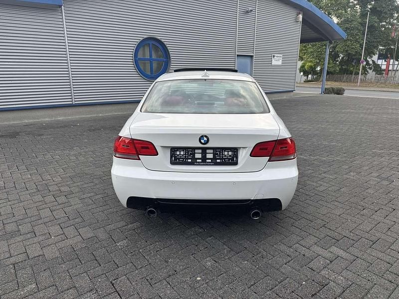 Gebraucht BMW 335 306 PS (225 kW) 2010 Alpinweiss iii Coupé