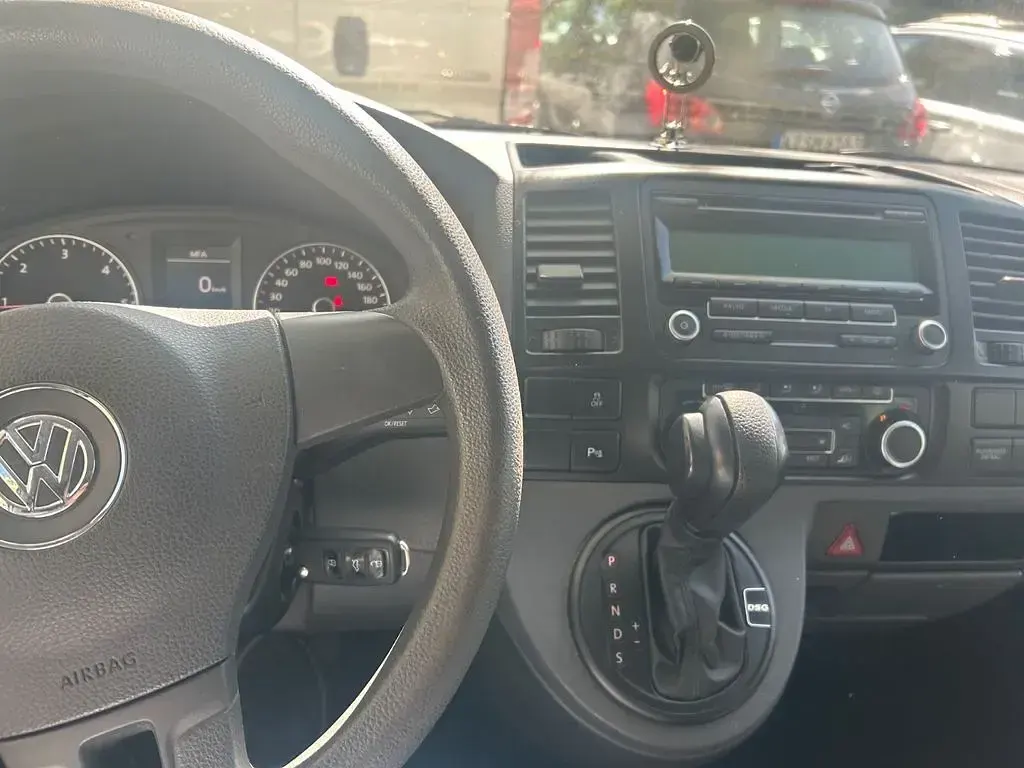 Second-hand VW Caravelle 140 CP (102 kW) 2010 Argintiu Van