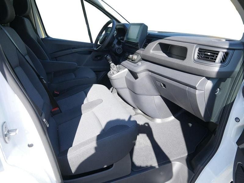 Gebraucht Renault Trafic Komfort 131 PS (96 kW) 2023 Weiß Van / Kleinbus