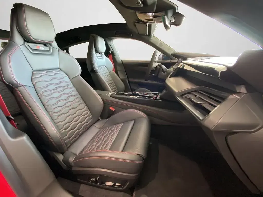Gebraucht Audi RS e-tron GT Ambiente 620 kW (843 PS) 2026 Rot Limousine