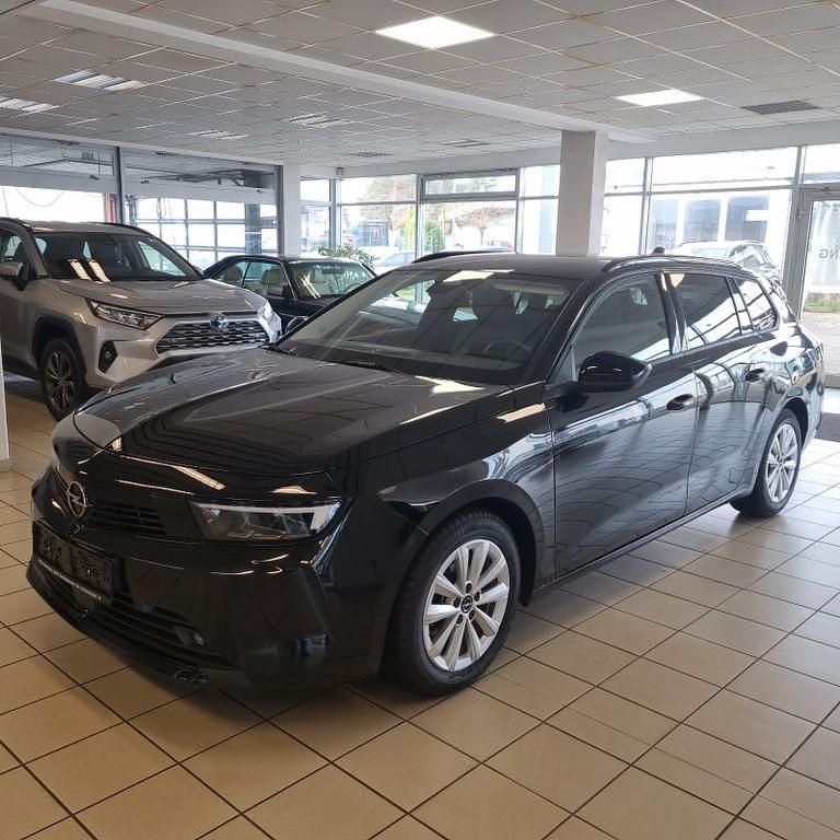 Schwarz Gebraucht 2024 Opel Astra Enjoy Kombi | 19.900 € (Superpreis) - Bild 1/4