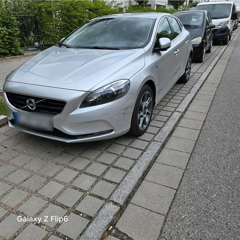 Gebraucht Volvo V40 Ocean Race 122 PS (89 kW) 2015 Silber Limousine