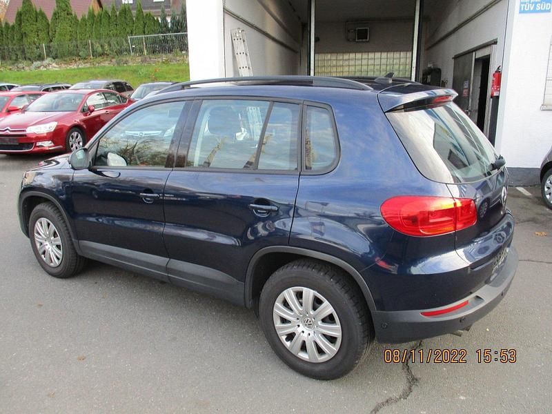Gebraucht VW Tiguan Trendline 140 PS (102 kW) 2012 Blau SUV
