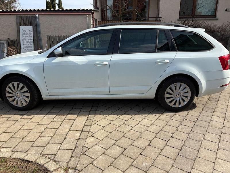 Gebraucht Skoda Octavia 116 PS (85 kW) 2017 Weiß Kombi