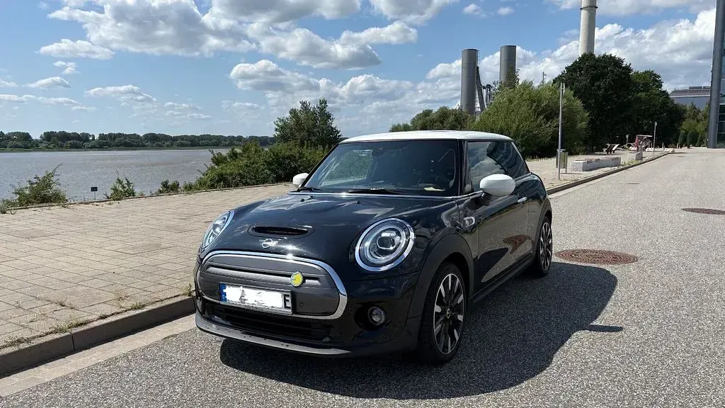 Gebraucht Mini Cooper SE 135 kW (184 PS) 2021 Schwarz Kleinwagen