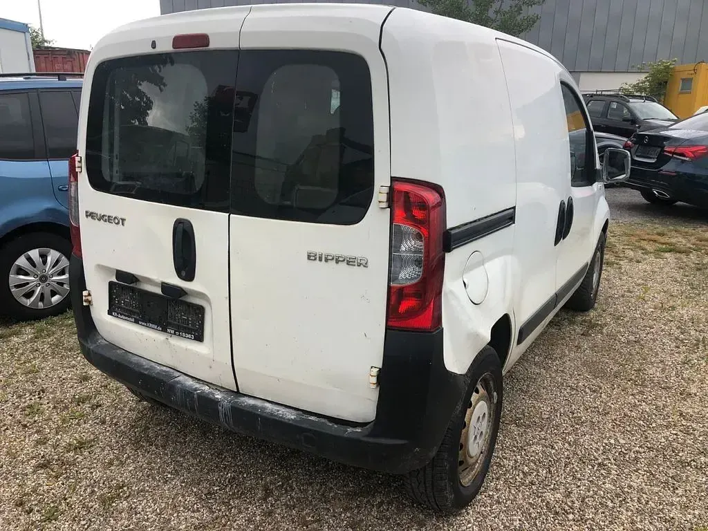 Gebraucht Peugeot Bipper Basis 68 PS (50 kW) 2011 Weiß Van / Kleinbus