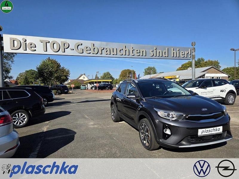 Grau Gebraucht 2018 Kia Stonic Spirit SUV | 10.850 € (Fairer Preis) - Bild 1/4