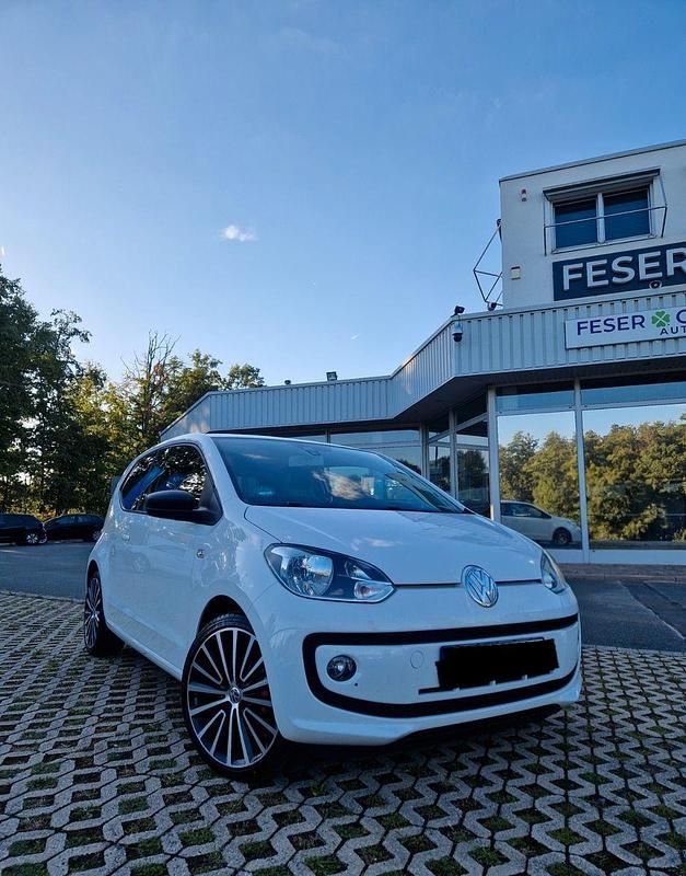 Weiß Gebraucht 2013 VW up! high up! Kleinwagen | 7.300 € (Fairer Preis) - Bild 1/4