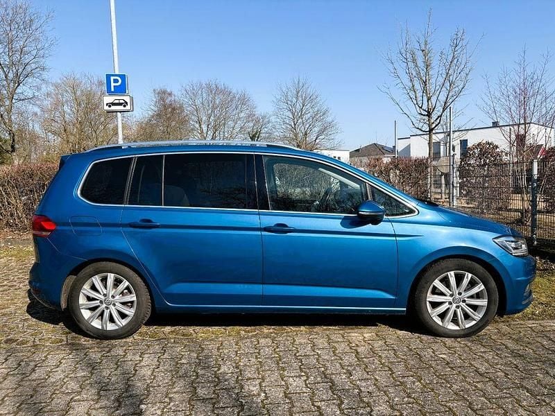 Gebraucht VW Touran Highline 190 PS (139 kW) 2016 Blau Van / Kleinbus