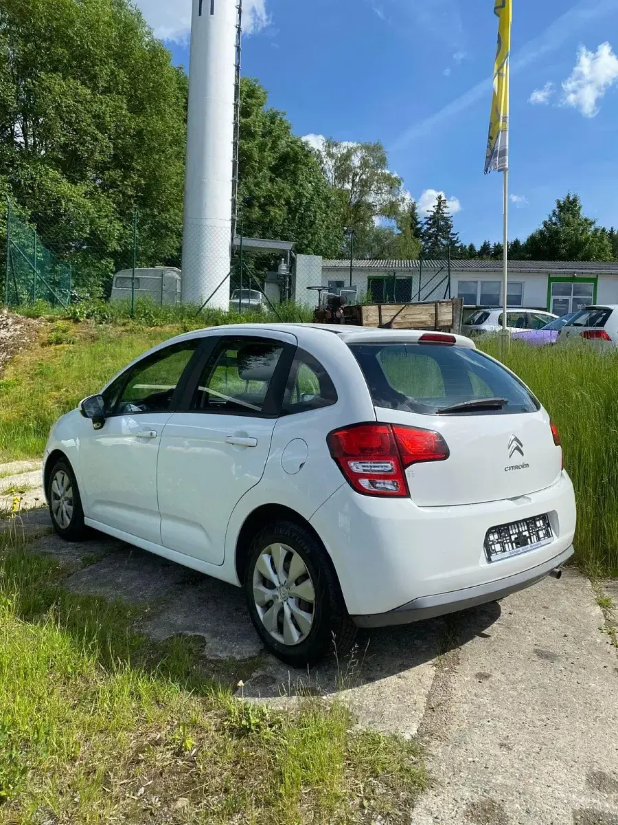 Gebraucht Citroën C3 73 PS (53 kW) 2010 Weiß Kleinwagen