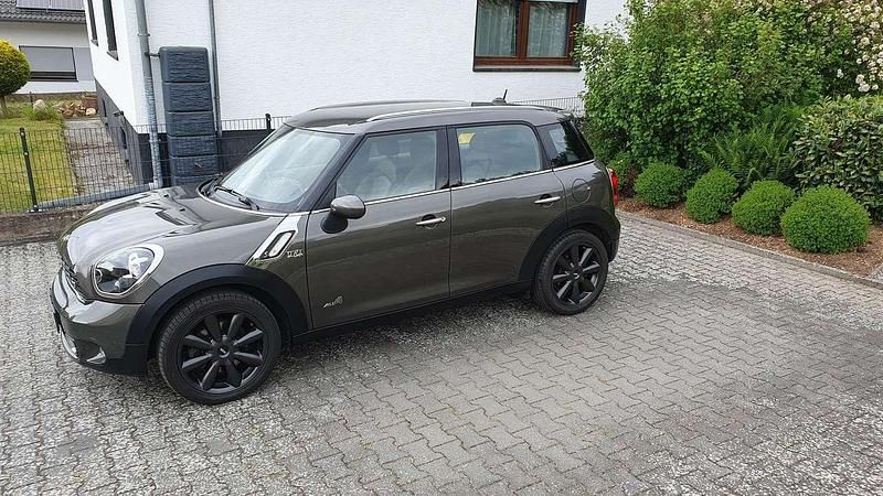 Grau Gebraucht 2012 Mini Cooper S Countryman SUV | 10.400 € (Fairer Preis) - Bild 1/4
