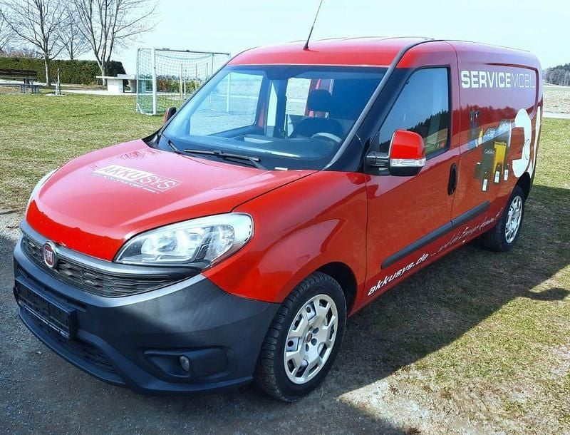 Gebraucht Fiat Doblò 90 PS (66 kW) 2015 Rot Van / Kleinbus