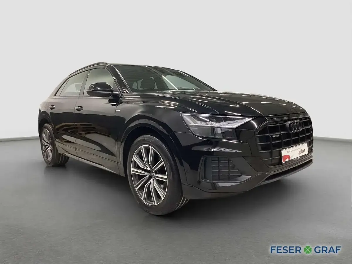 Gebraucht Audi Q8 Ambiente 286 PS (210 kW) 2022 Mythosschwarz metallic SUV