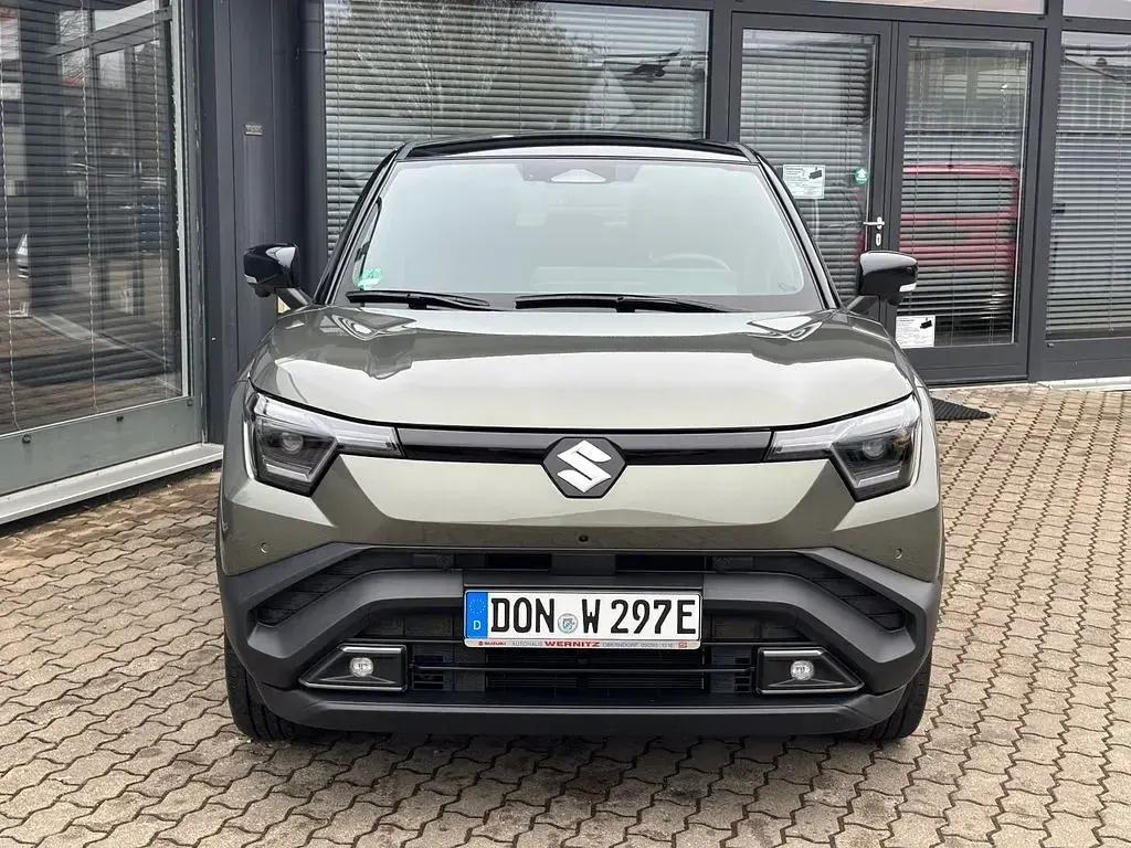 Gebraucht Suzuki e-Vitara Comfort+ 135 kW (184 PS) 2026 Grün SUV