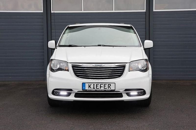 Gebraucht Chrysler Grand Voyager 287 PS (211 kW) 2015 Weiß Van / Kleinbus