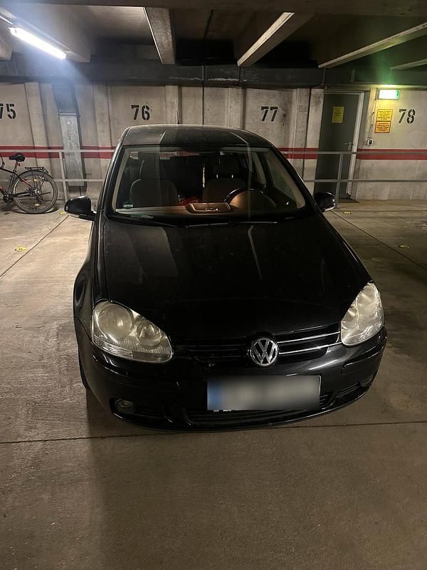 Second-hand VW Golf IV 105 CP (77 kW) 2006 Negru Hatchback