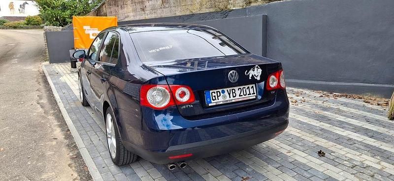 Gebraucht VW Jetta Trendline 105 PS (77 kW) 2009 Limousine