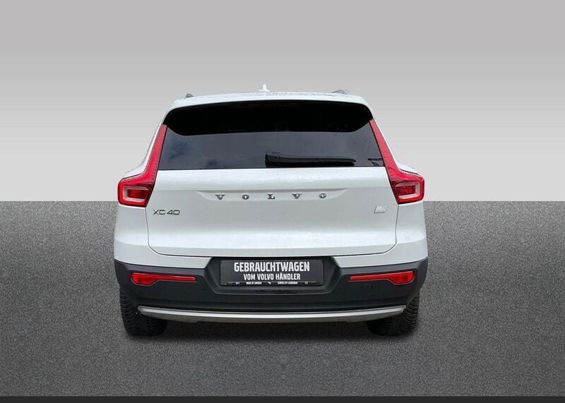 Gebraucht Volvo XC40 Inscription 261 PS (191 kW) 2021 Crystal white metallic SUV