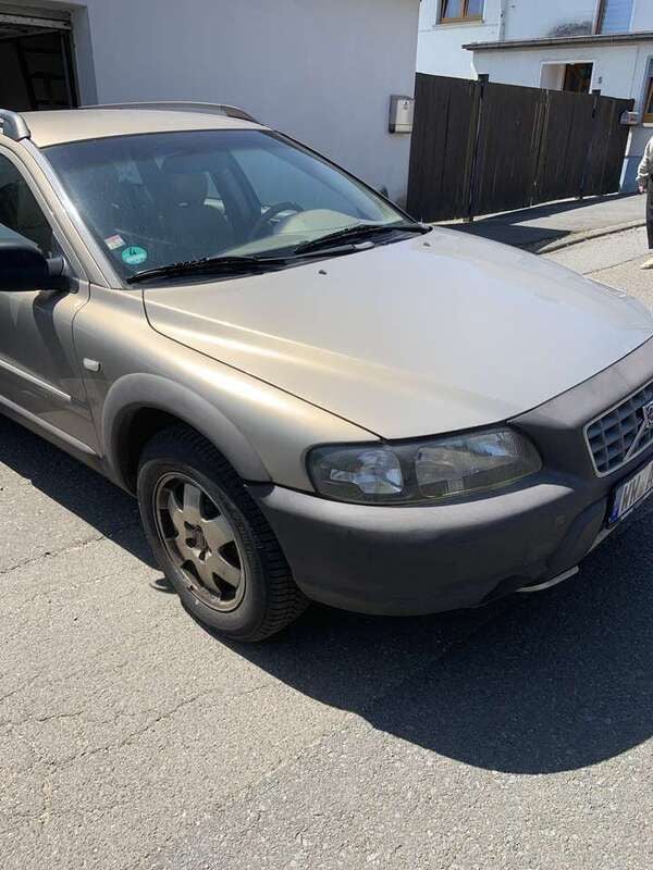Gebraucht 2002 Volvo V70 Comfort Kombi | 4.990 € - Bild 1/4