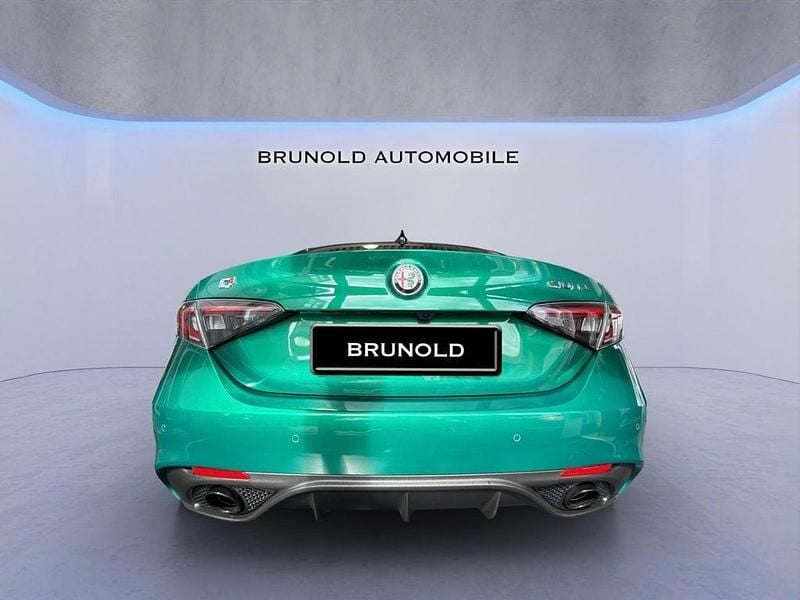 Neu Alfa Romeo Giulia 280 PS (205 kW) 2026 Grün Limousine