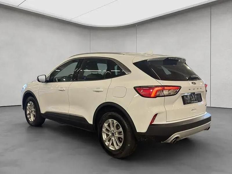 Gebraucht Ford Kuga Titanium 152 PS (111 kW) 2022 Weiß SUV