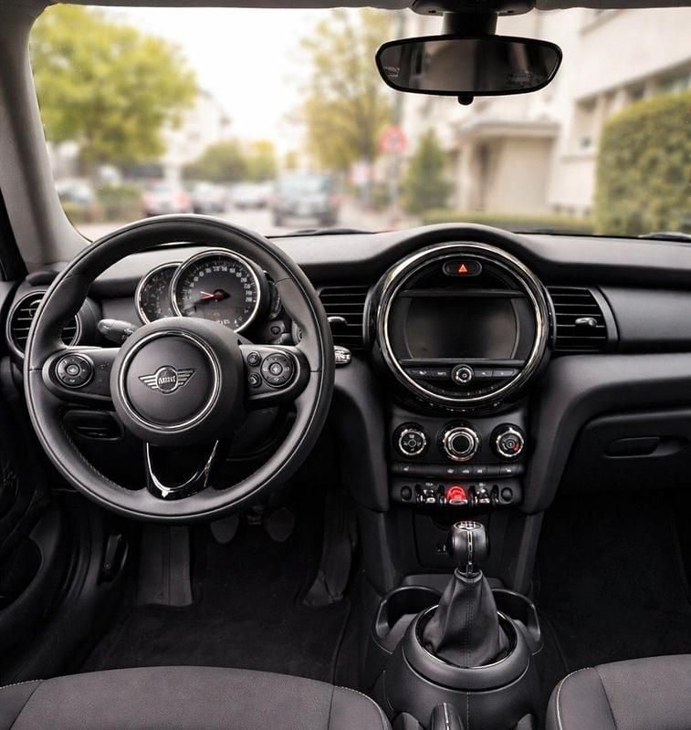 Usado Mini ONE 102 CV (75 kW) 2019 Negro Utilitario