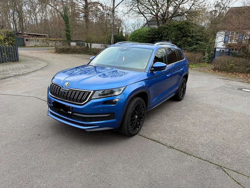 Blau Gebraucht 2021 Skoda Kodiaq LAURIN & KLEMENT SUV | 25.900 € (Superpreis) - Bild 1/4