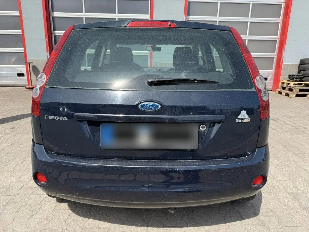 Gebraucht Ford Fiesta Ambiente 90 PS (66 kW) 2007 Blau Kleinwagen