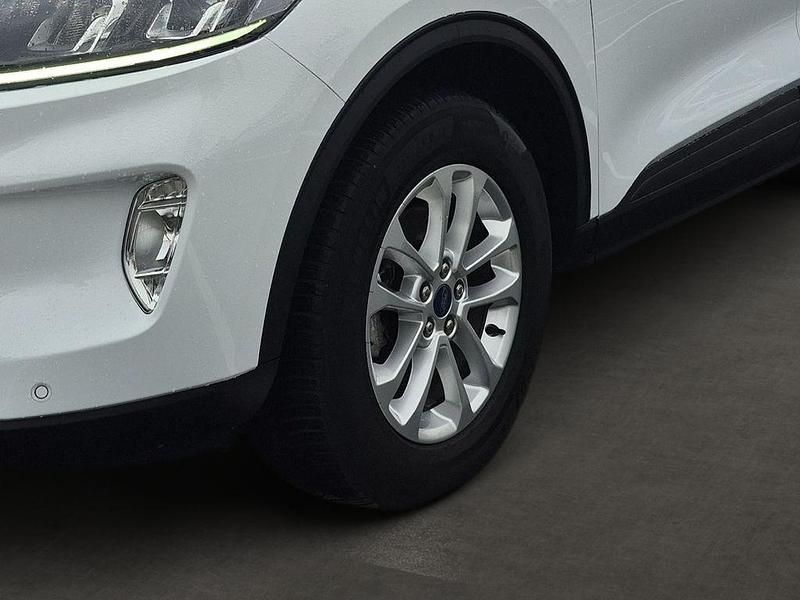 Gebraucht Ford Kuga Titanium 224 PS (164 kW) 2022 Frostweiß SUV