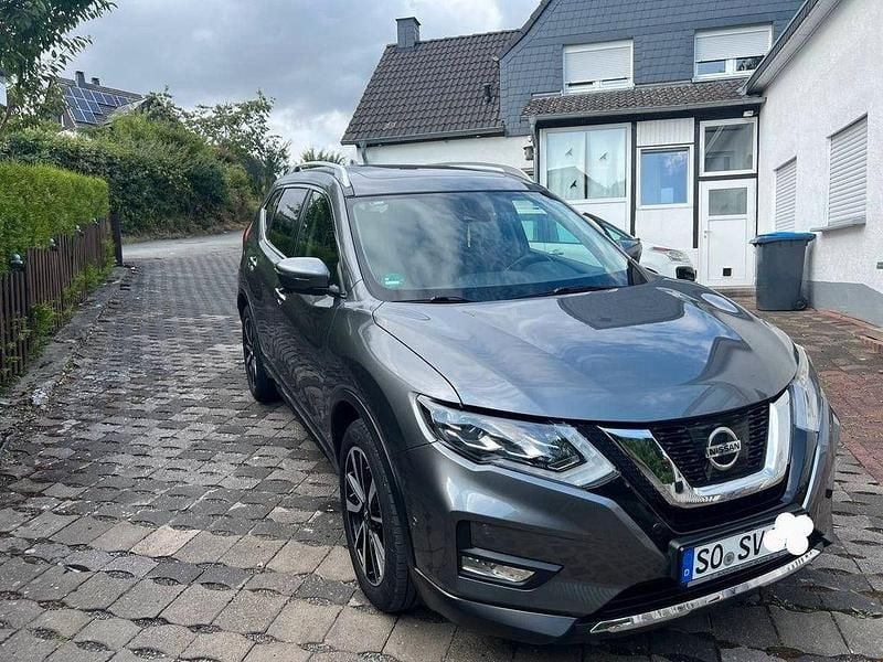 Silber Gebraucht 2017 Nissan X-Trail Tekna SUV | 15.500 € (Fairer Preis) - Bild 1/4