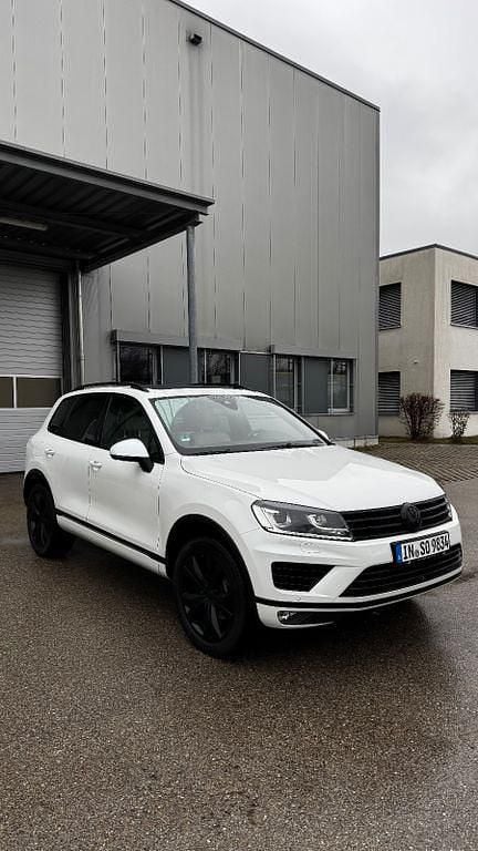 Weiß Gebraucht 2015 VW Touareg Executive SUV | 19.900 € (Fairer Preis) - Bild 1/4