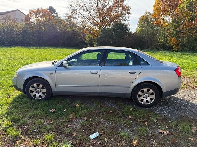 Silber Gebraucht 2001 Audi A4 Limousine | 1.499 € (Guter Preis) - Bild 1/4