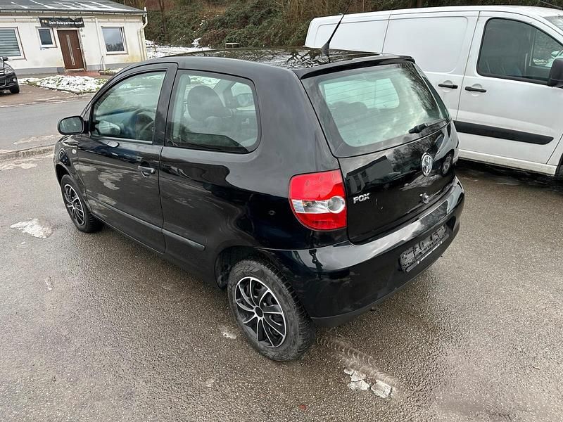 Gebraucht VW Fox 54 PS (39 kW) 2007 Schwarz Kleinwagen