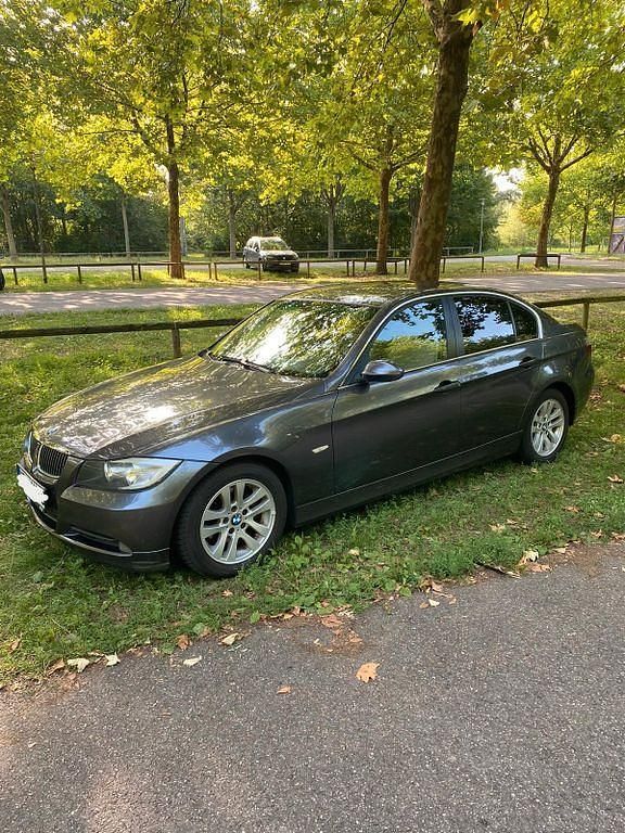 Schwarz Gebraucht 2005 BMW 325 Limousine | 3.190 € (Superpreis) - Bild 1/4