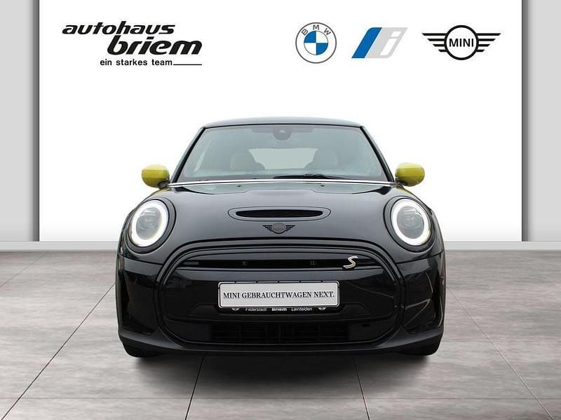 Gebraucht Mini Cooper SE Hatch 135 kW (184 PS) 2023 Schwarz Kleinwagen