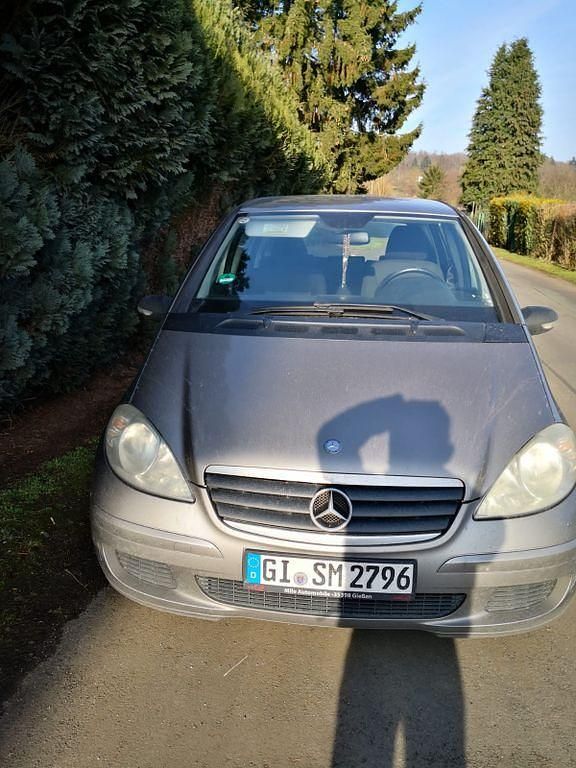 Braun Gebraucht 2006 Mercedes A180 Avantgarde Van / Kleinbus | 1.900 € (Fairer Preis) - Bild 1/4