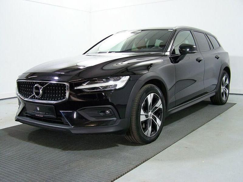 Gebraucht Volvo V60 CC Pro 197 PS (144 kW) 2021 Schwarz Kombi
