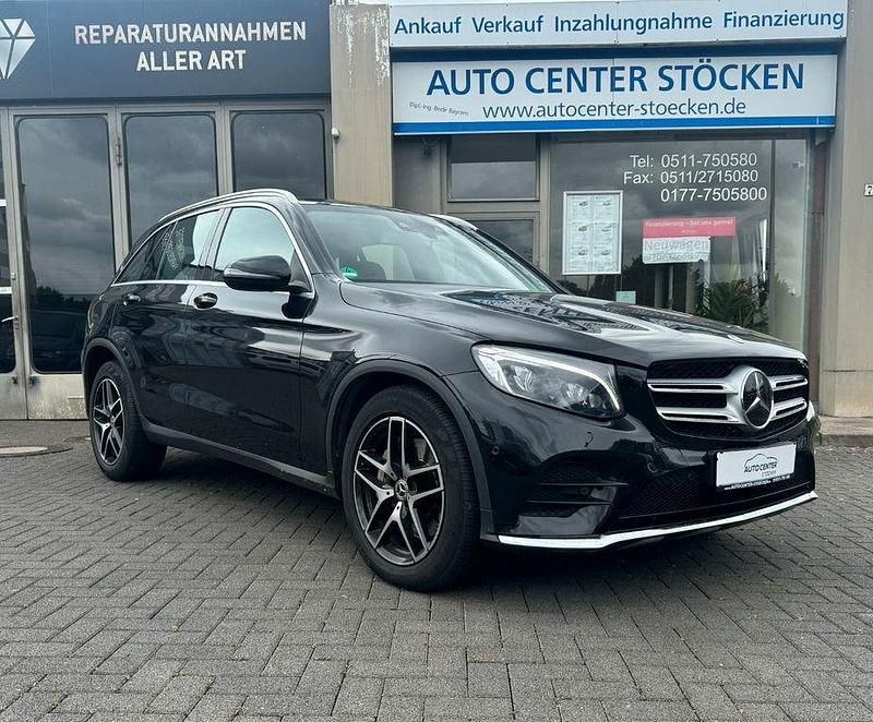 Schwarz Gebraucht 2018 Mercedes GLC220 AMG line SUV | 28.900 € (Etwas zu teuer) - Bild 1/4
