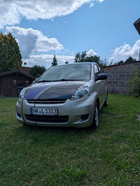 Beige Gebraucht 2011 Daihatsu Sirion Kleinwagen | 2.750 € (Fairer Preis) - Bild 1/4