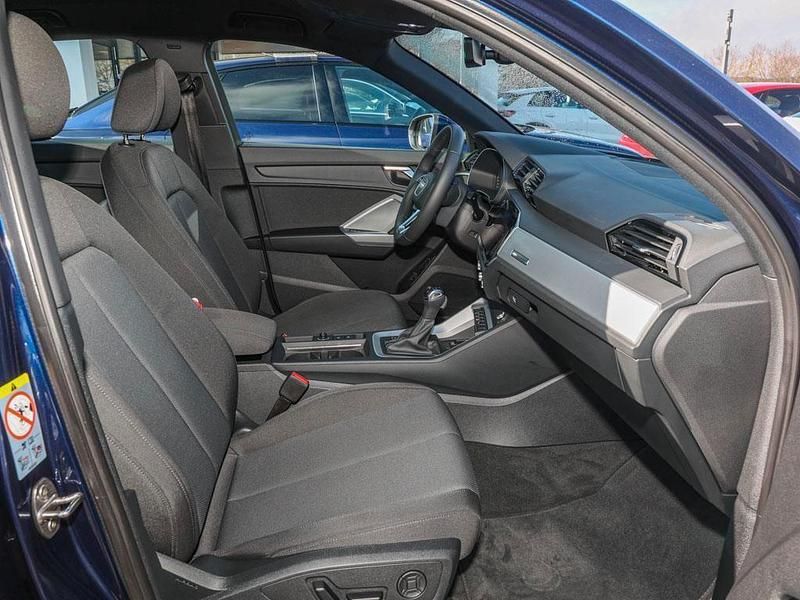 Gebraucht Audi Q3 Advanced Plus 150 PS (110 kW) 2025 Navarrablau metallic (metallic) SUV