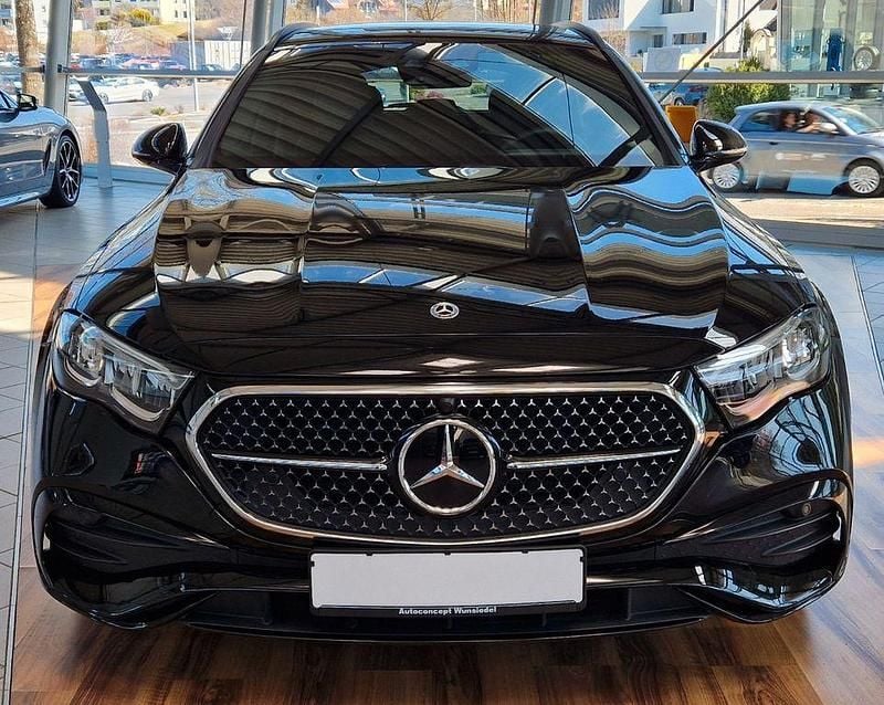 Second-hand Mercedes E220 AMG line 197 CP (144 kW) 2024 Negru Berlinǎ