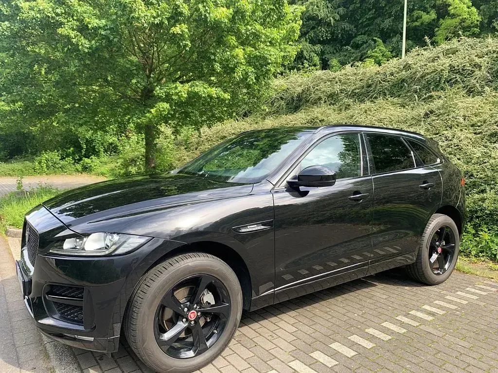 Gebraucht Jaguar F-Pace R-Sport 179 PS (131 kW) 2020 Schwarz SUV
